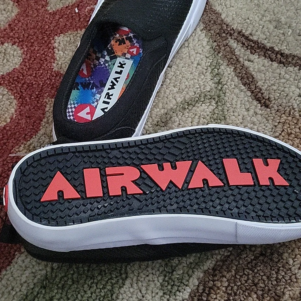 Boys Airwalk shoes size 6